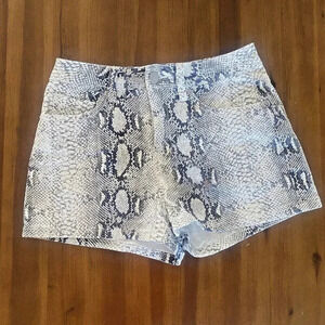 Fashion Nova Snake Skin Print Short Shorts Jr Size 5